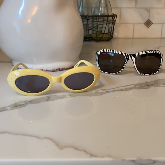 HELLO KITTY ZEBRA & DAISY GIRLS 😎 SUNGLASSES - Picture 8 of 8